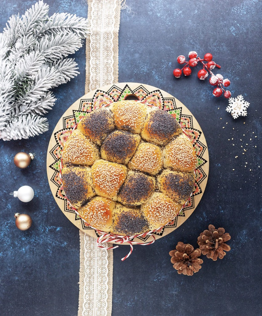 Gefüllter Brotkranz italienischer Art als Vorspeise für Weihnachten