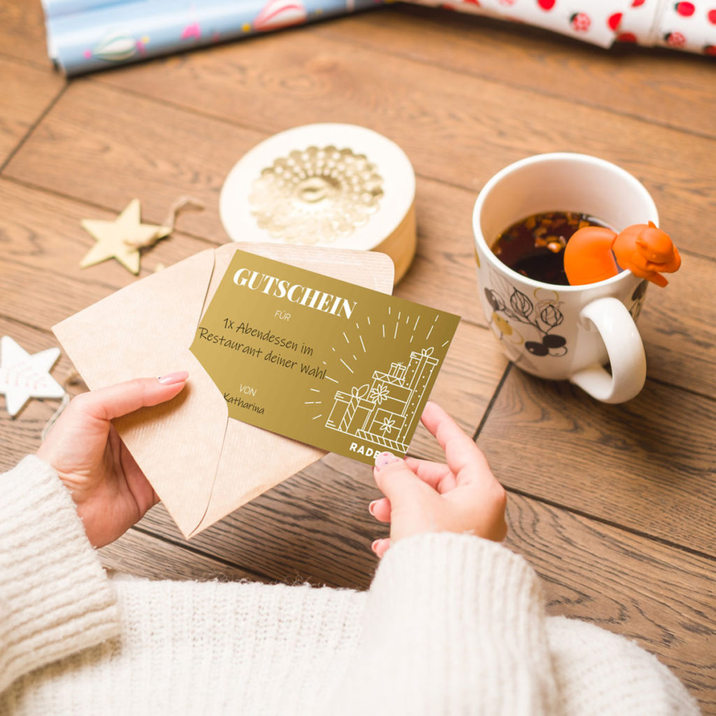 gutschein vorlage für weihnachten gold