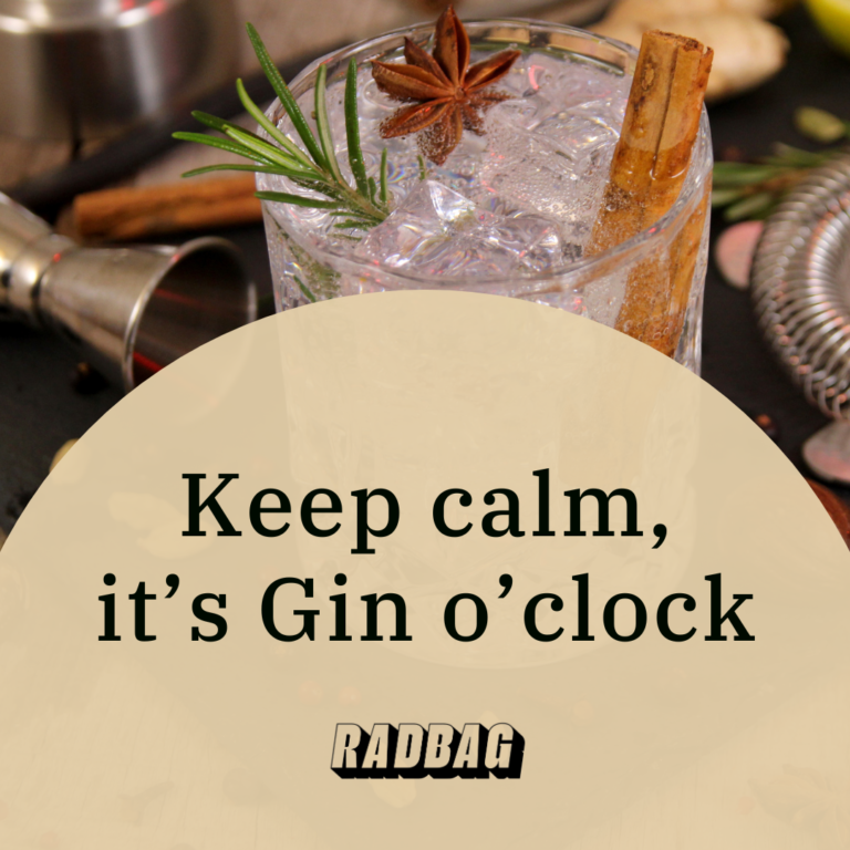 10 Gin Sprüche, die garantiert für ein Schmunzeln