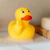 Mittelfinger Quietsche-Ente