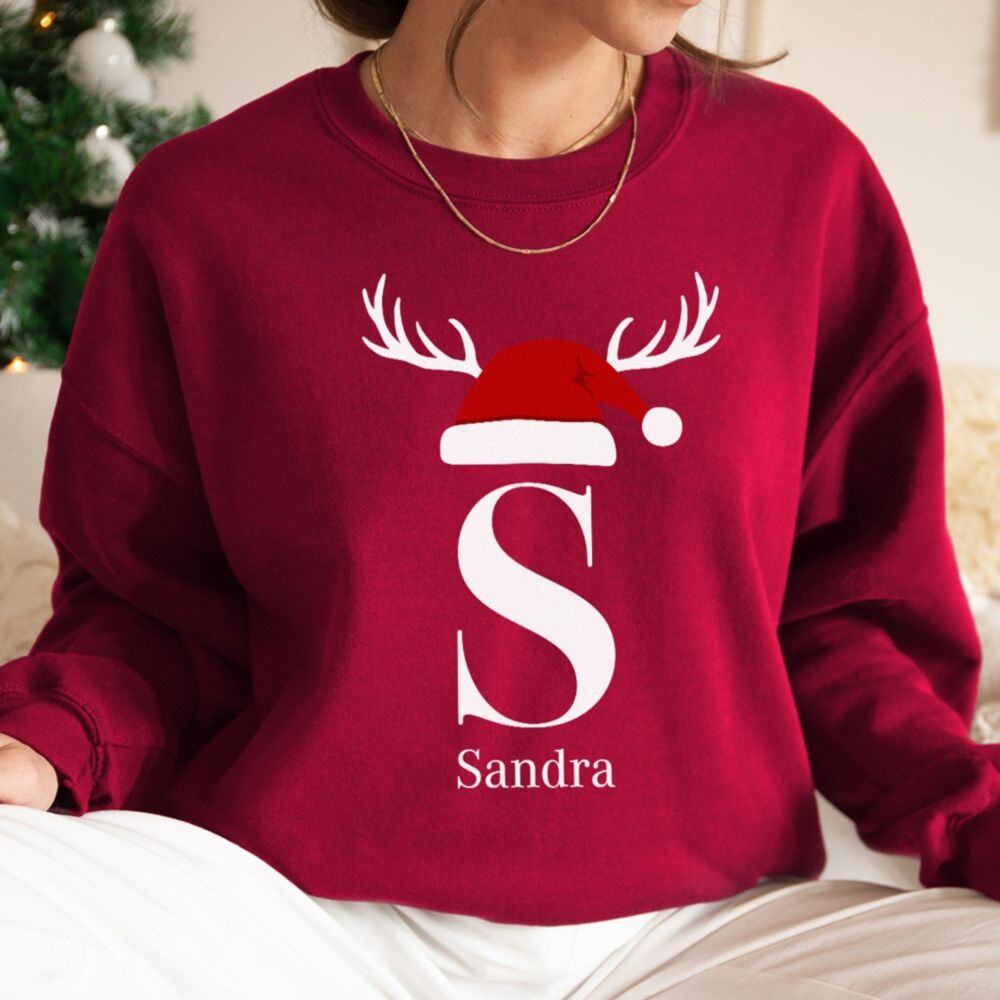 Personalisierbarer Weihnachtspullover mit Monogramm
