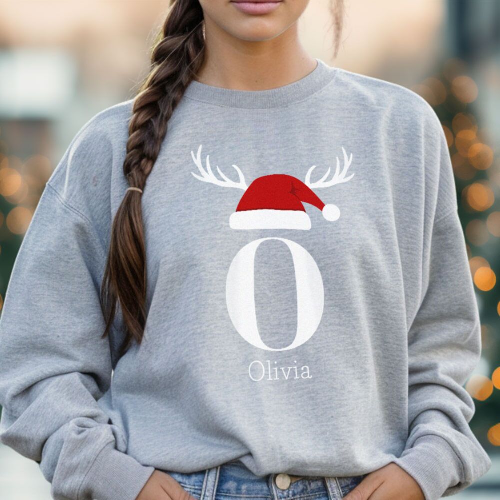 Personalisierbarer Weihnachtspullover mit Monogramm