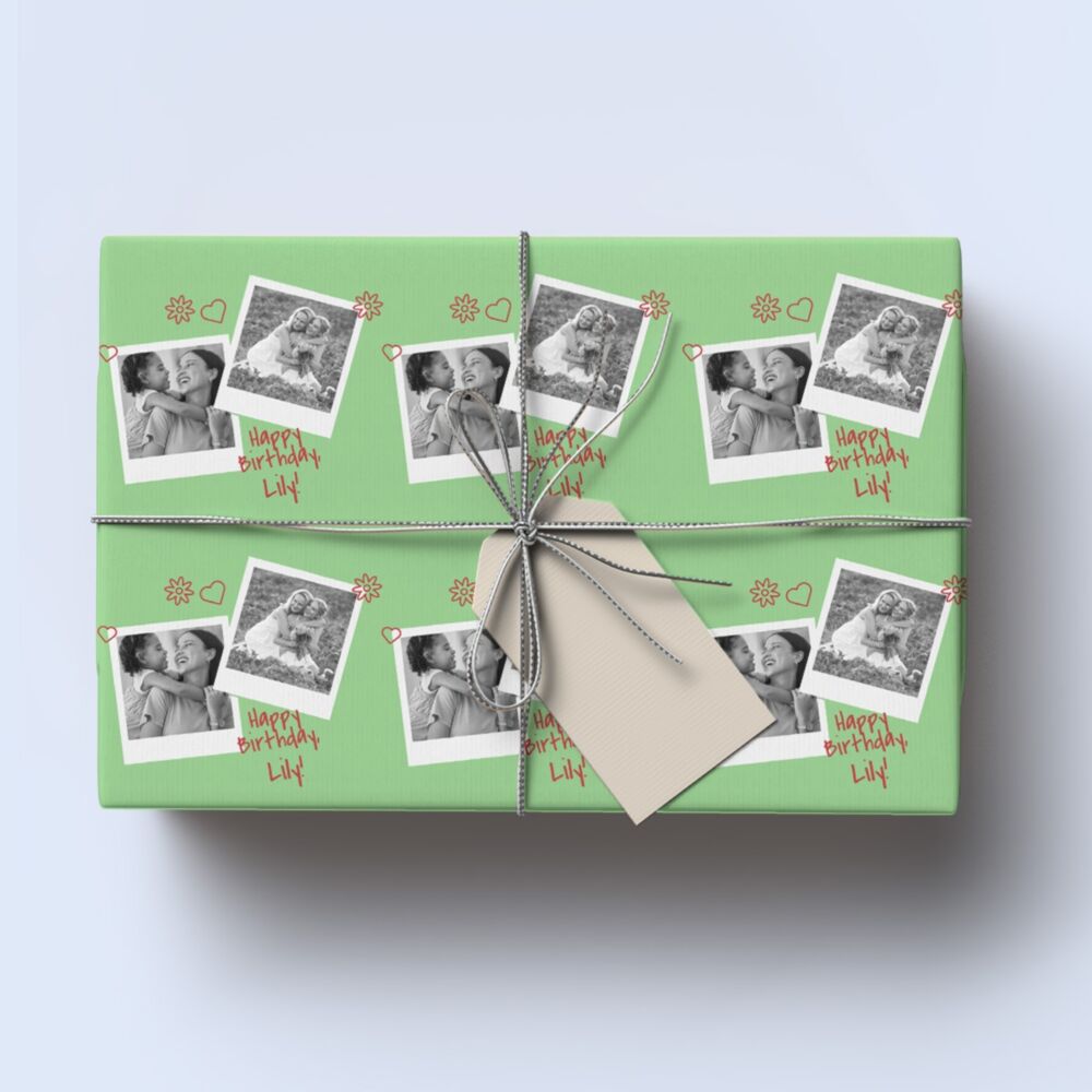 Geschenkpapier mit Fotos im Polaroid-Design personalisierbar