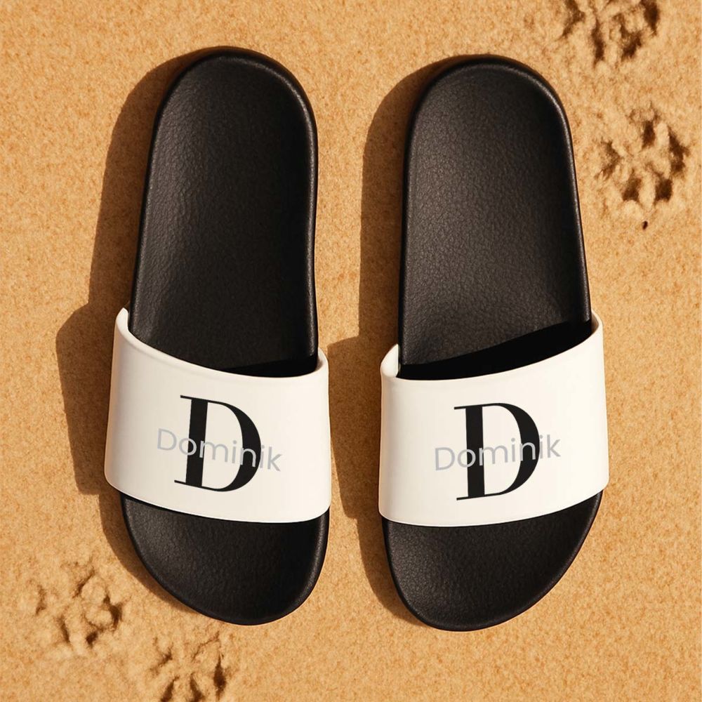 Personalisierbare Badelatschen mit Monogramm