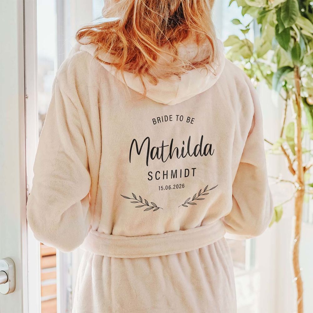 Personalisierbarer Bademantel mit Text und Kranz