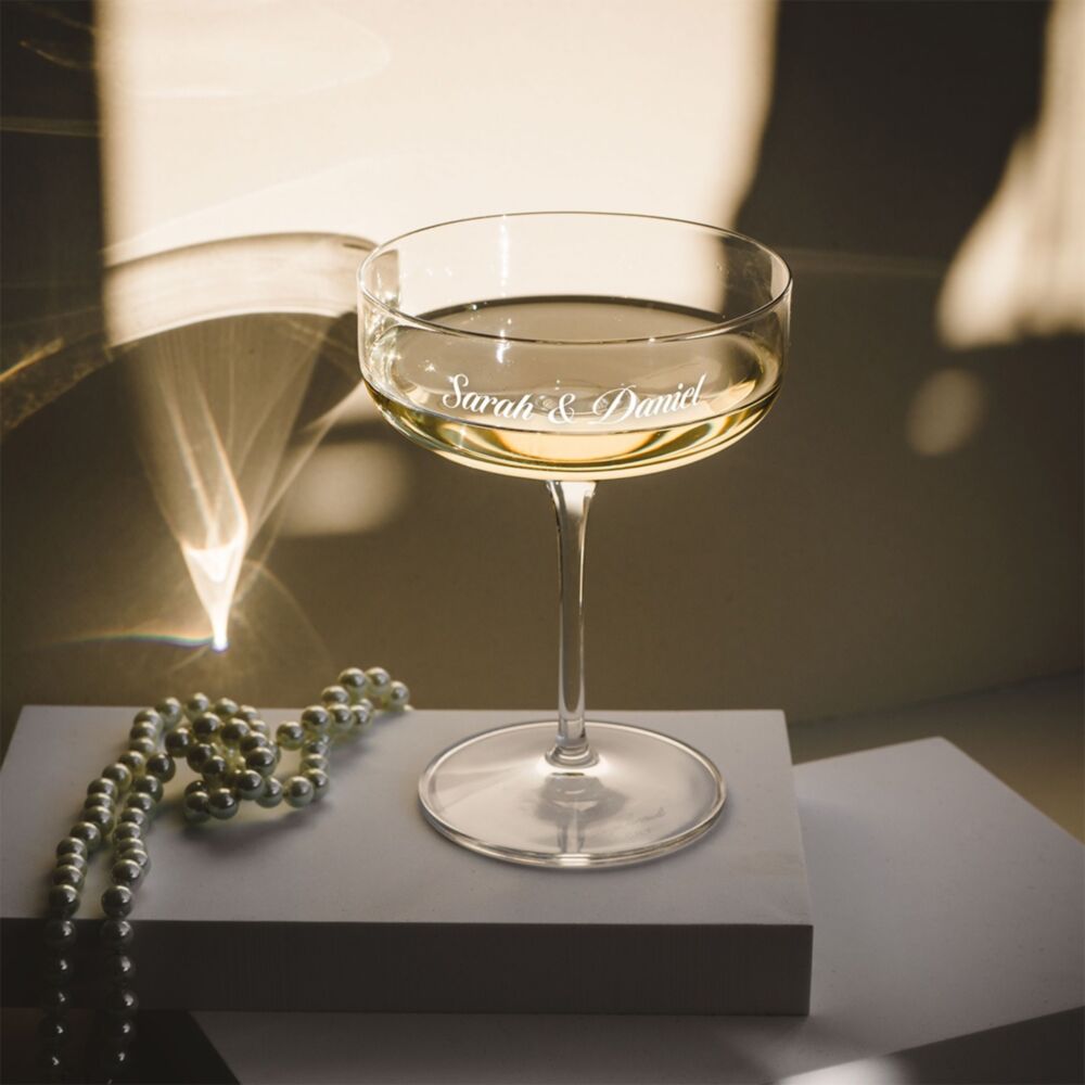 Personalisiertes Champagnerglas mit Gravur zur Verlobung
