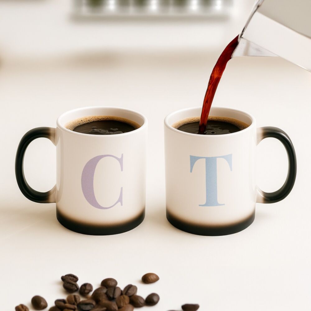 Personalisierte Wichtelgeschenk Tasse mit Monogramm-Design