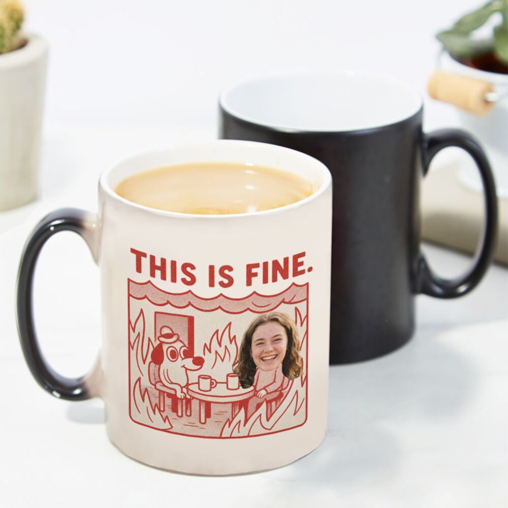 Personalisierte Tasse This is Fine Meme mit Foto