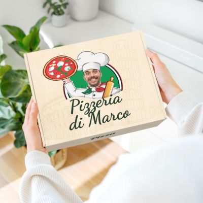 Personalisierbare Geschenkbox 30 x 23,5 cm im Pizzakarton-Style