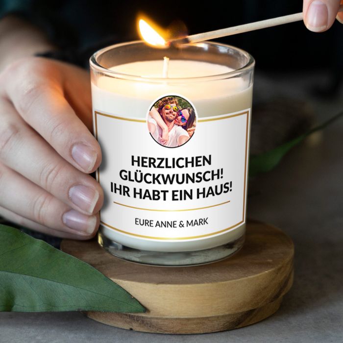 Personalisierbare Duftkerze mit Foto und Text im Goldrahmen main product photo