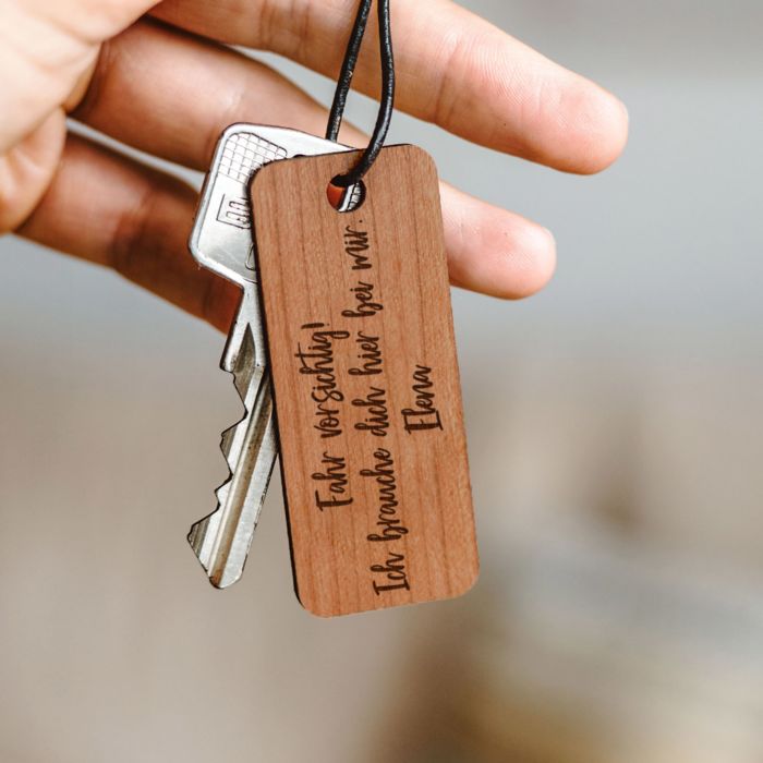 Personalisierbarer Holz-Schlüsselanhänger mit Text