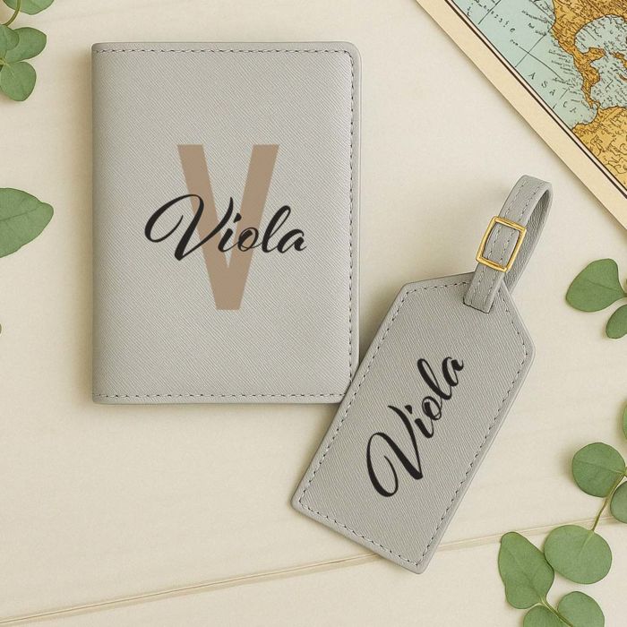 Personalisierbare Reisepasshülle und Koffertag mit Monogramm