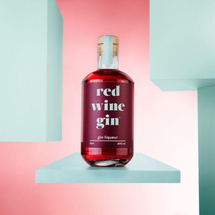 Rotwein-Gin-Likör