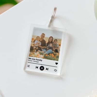 Personalisierbarer Acryl Schlüsselanhänger mit Foto und Song