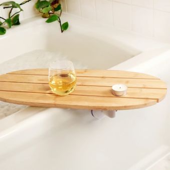 Drehbarer Tisch für die Badewanne