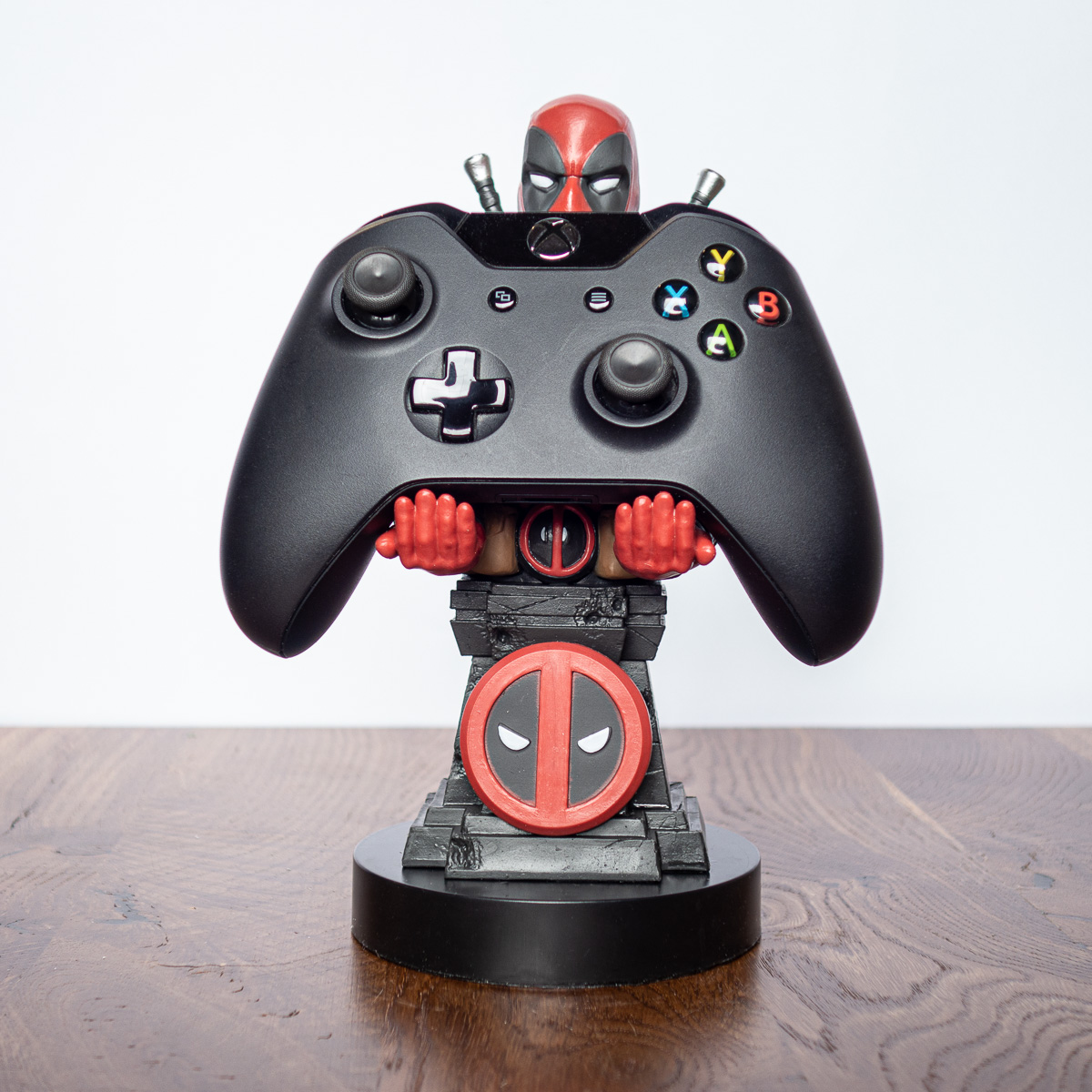 Marvel Smartphone-Halter mit Ladekabel