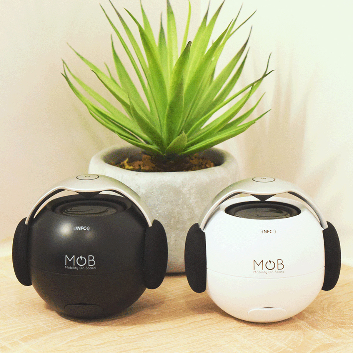 Vorschaubild von Lyly Bluetooth Mini Lautsprecher - Weiß Vorschaubild von Lyly Bluetooth Mini Lautsprecher - Weiß