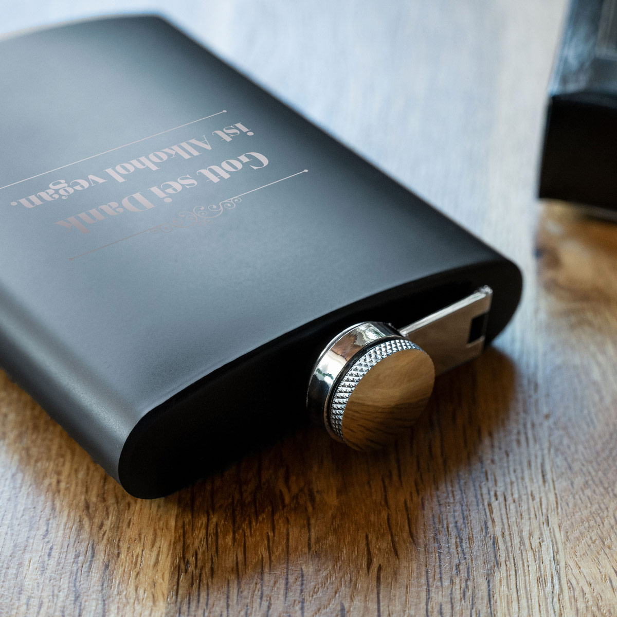 Personalisierbarer Flachmann mit Text