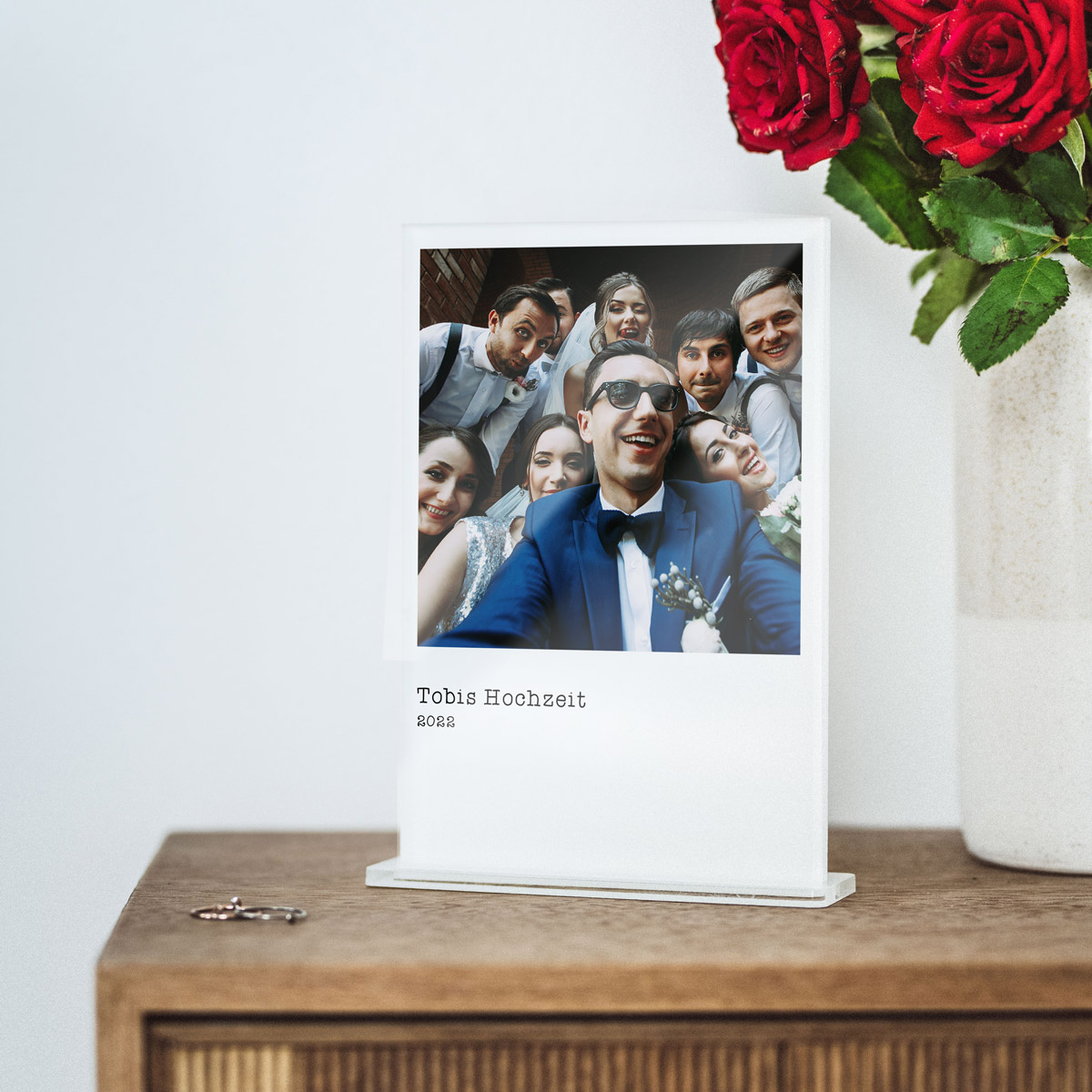 Personalisierbarer Aufsteller im Polaroid-Look