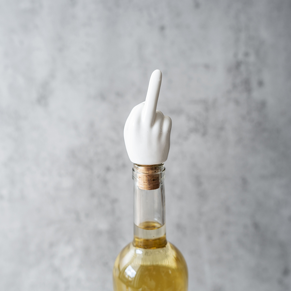 Weinstopper Hände