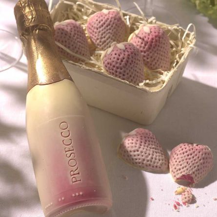 Prosecco und Erdbeeren aus Schokolade