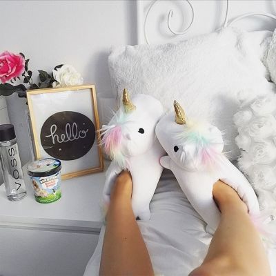 Geschenkefinder - Leuchtende Einhorn Hausschuhe